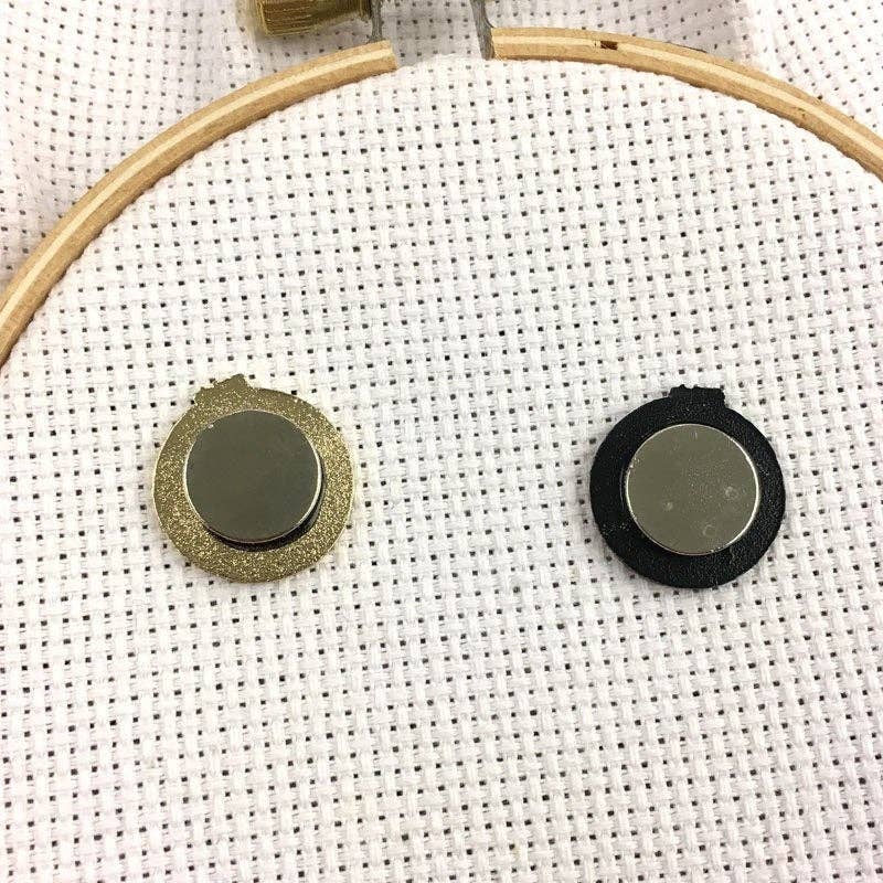 Small Black "I Never Finish Anything" Needle Minder