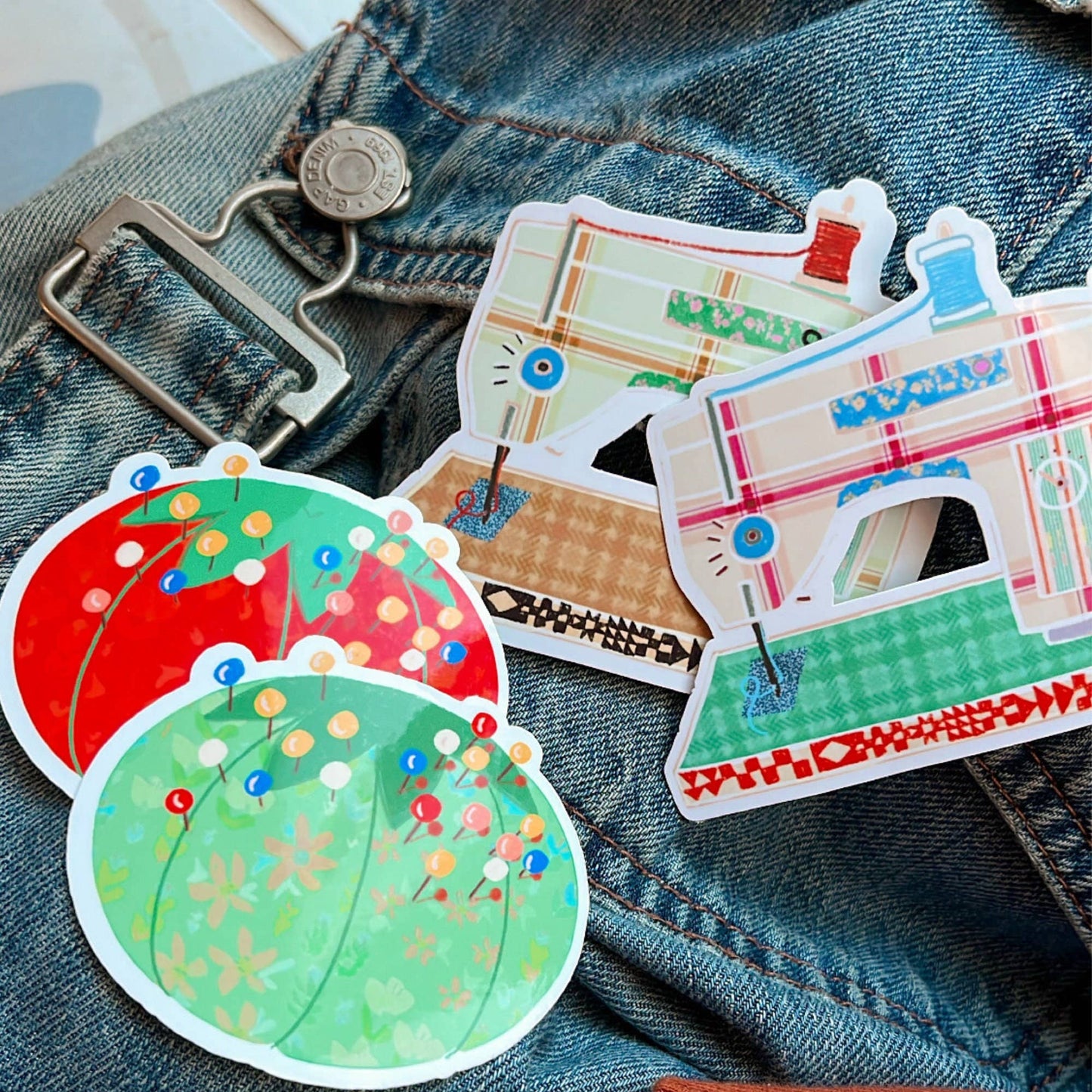 Retro Sewing Machine Vinyl Sticker - Red and Blue